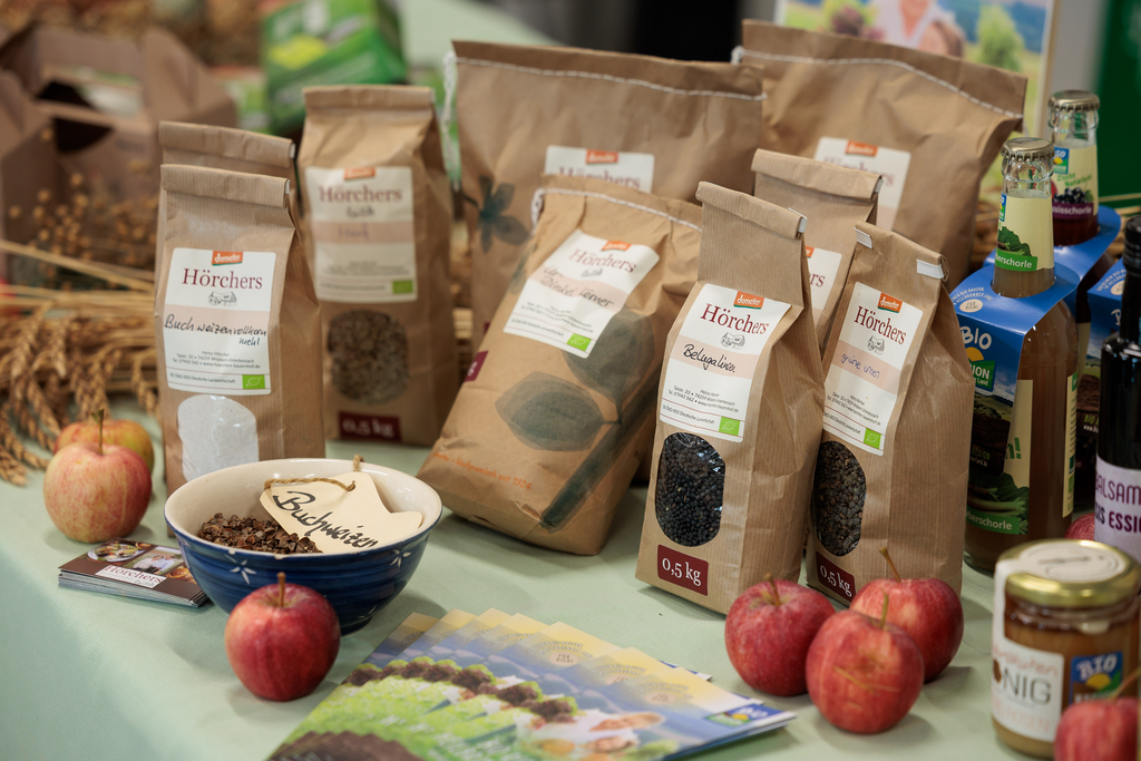 Buchweizen, Linsen, Hanfsamen aus regionalem Anbau