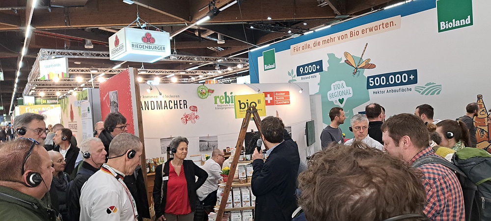 Bäckerrundgang; Foto: C.Rutz Ineressierte Besucher auf der Biofachmesse