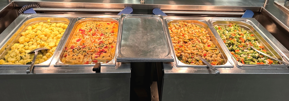 Bild einer Kantinen-Essensausgabe