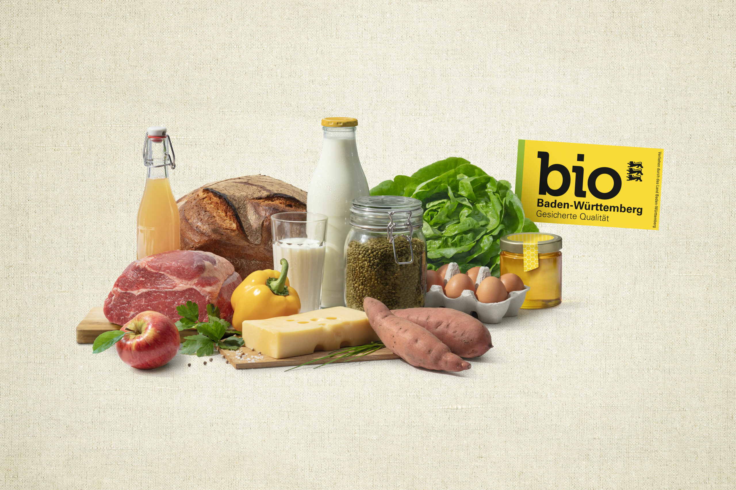 Ein Sortiment an Lebensmittel mit dem Biozeichen BW